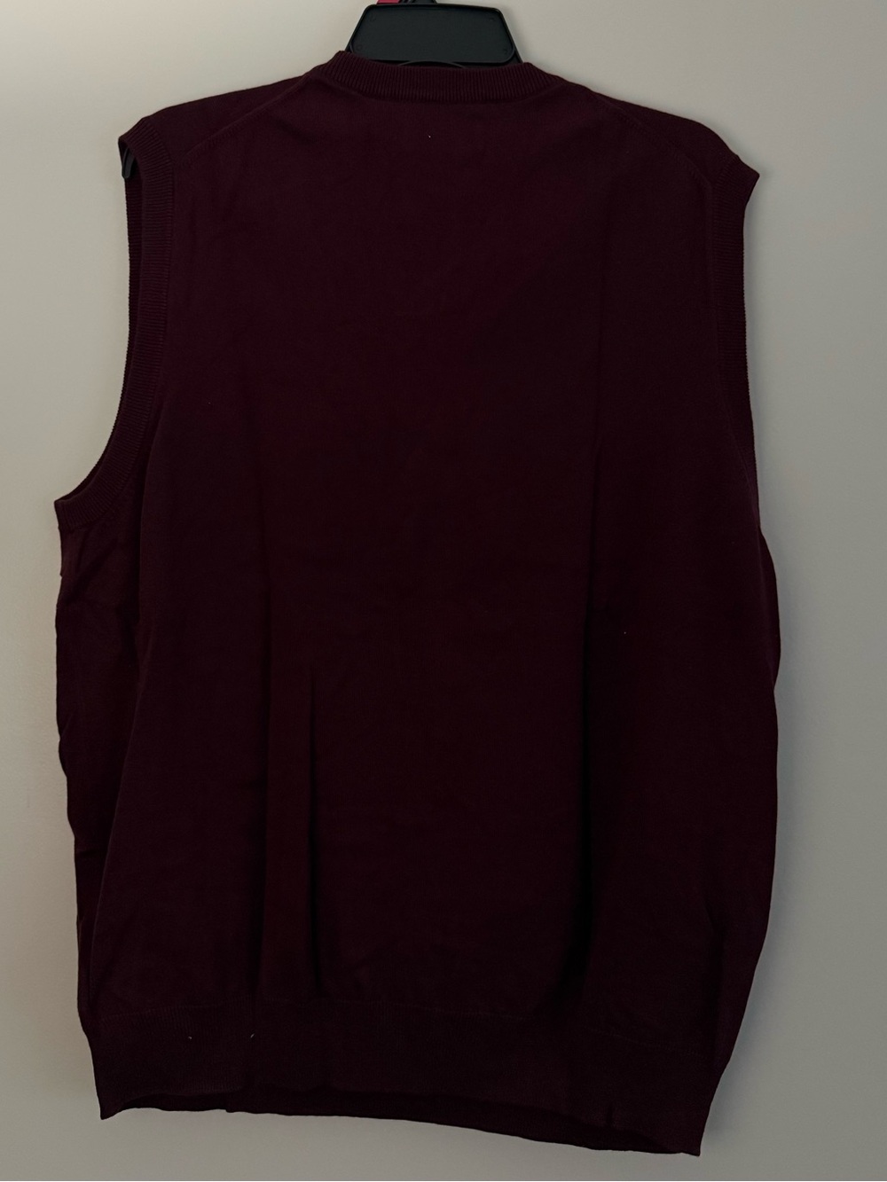 Chaps Burgundy Men’s V-Neck Sweater Vest - Picture 2 of 4